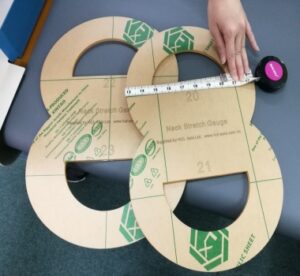 Thước đo độ co giãn cổ áo