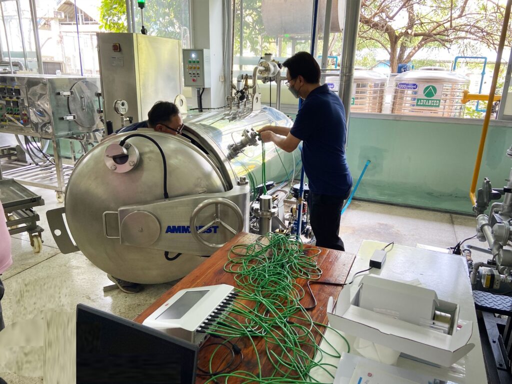Thiết bị thẩm định nhiệt độ E-Val Pro Plus lắp đặt tại khách hàng